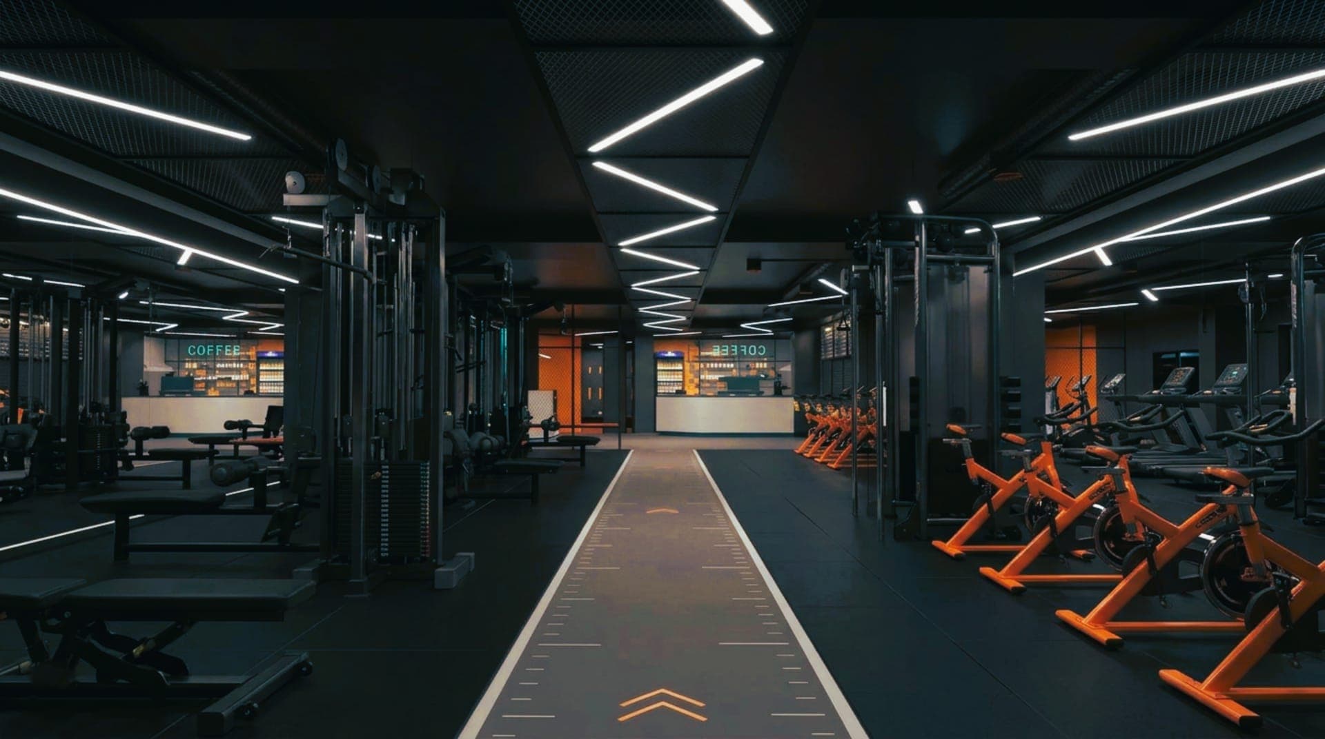 Personal trainer coaching client in Charleston SC gym — Body By Brad